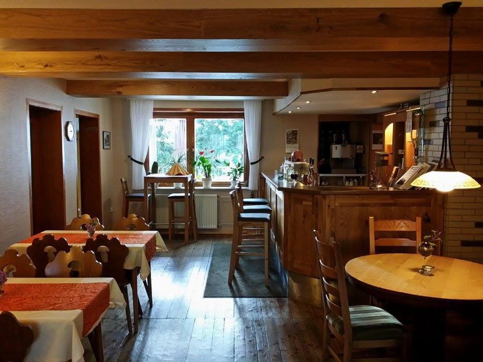 Gast- Und Pensionhaus Zur Linde Staufenberg  Екстер'єр фото